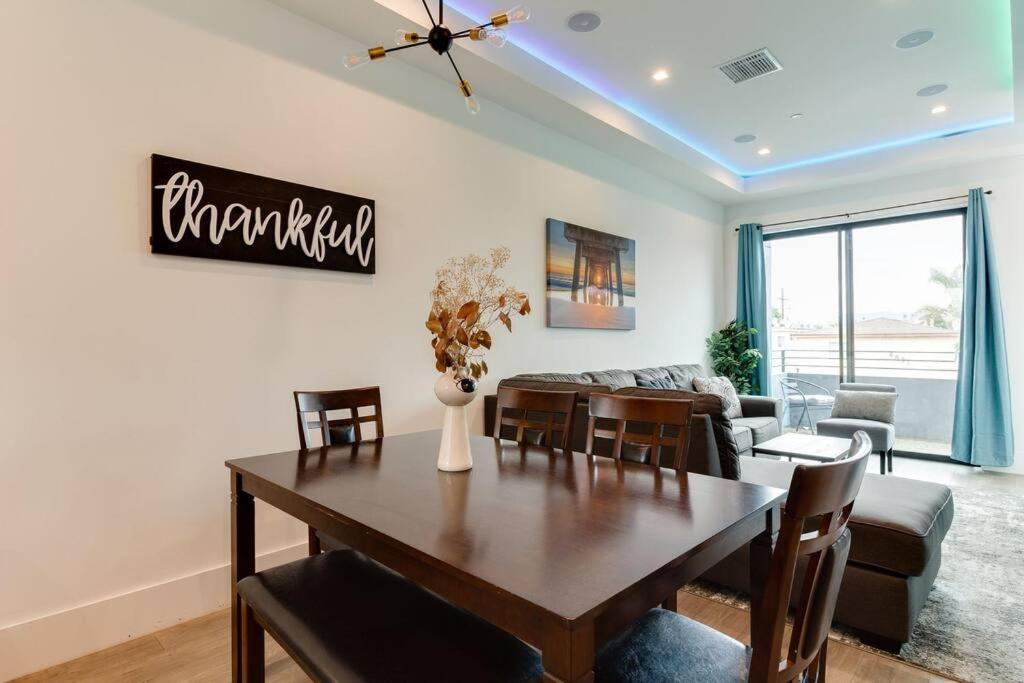 Modern 4 Bedroom Charmer W/ Rooftop Deck #2 Villa